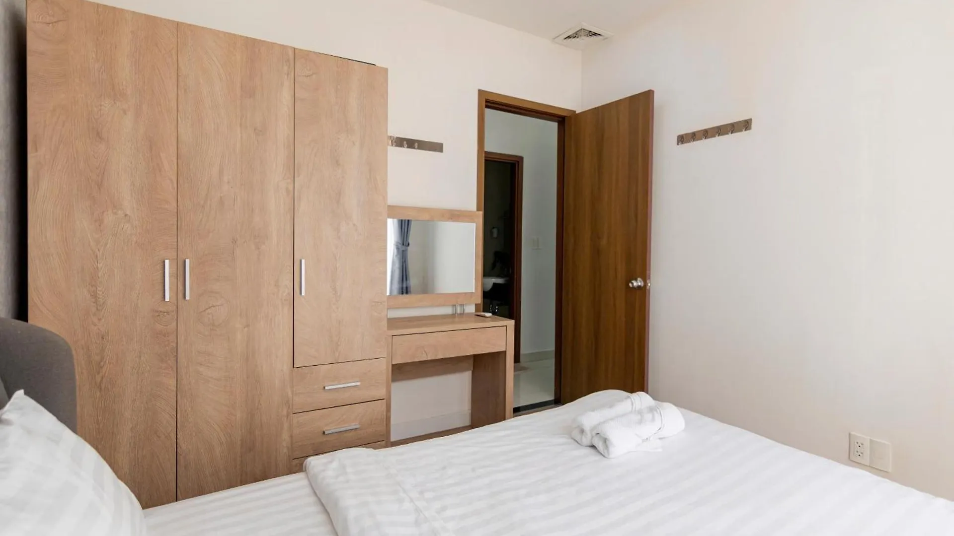 Grand Riverside Aparment 4Brs 5 Beds Near D1 Ho Chi Minh City Vietnam
