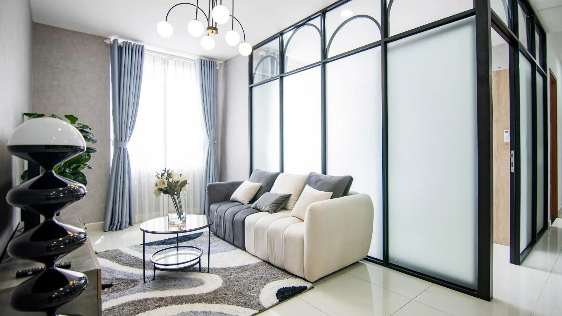 Grand Riverside Aparment 4Brs 5 Beds Near D1 Ho Chi Minh City