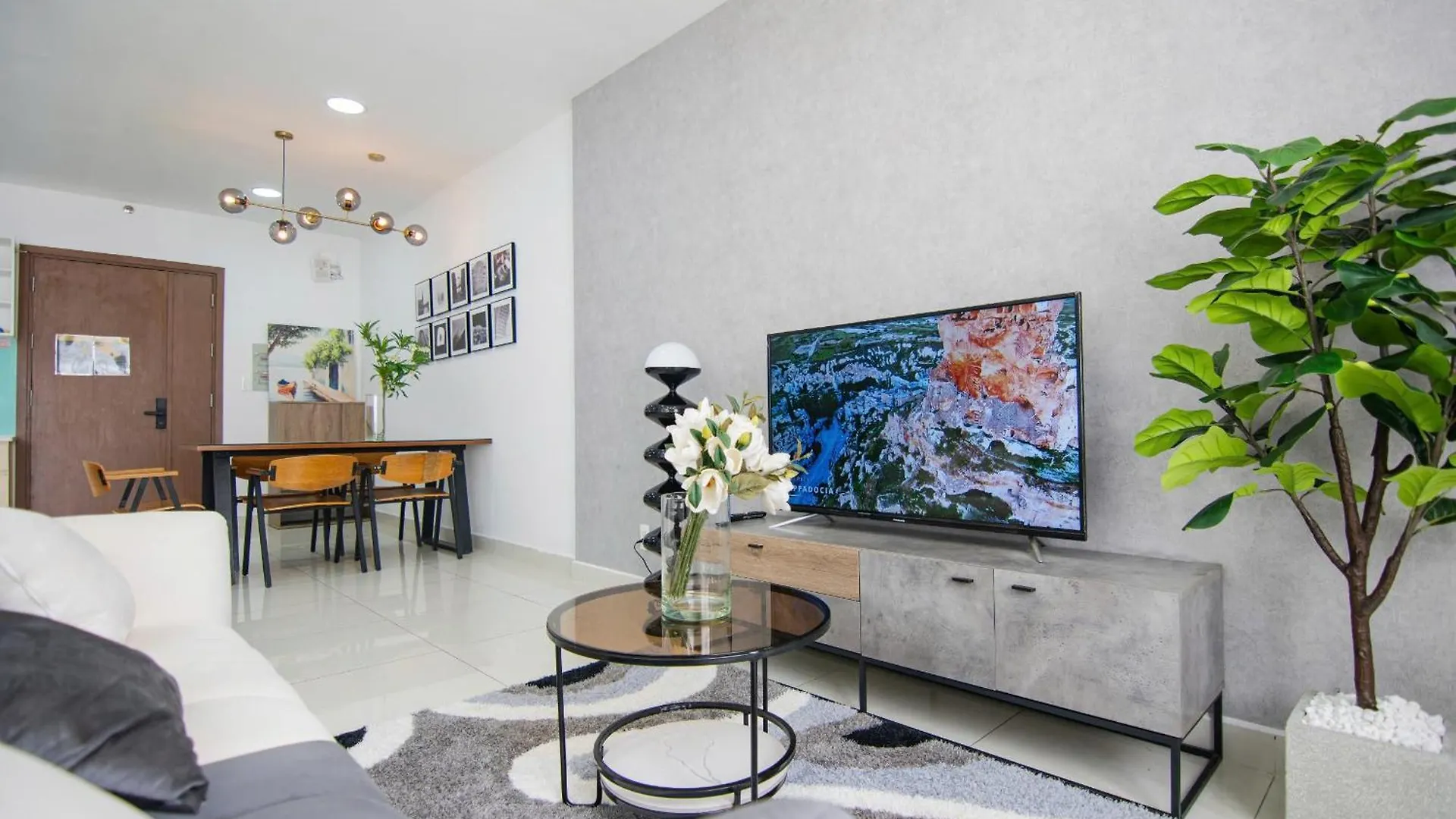 Grand Riverside Aparment 4Brs 5 Beds Near D1 Ho Chi Minh City 0*,  Vietnam