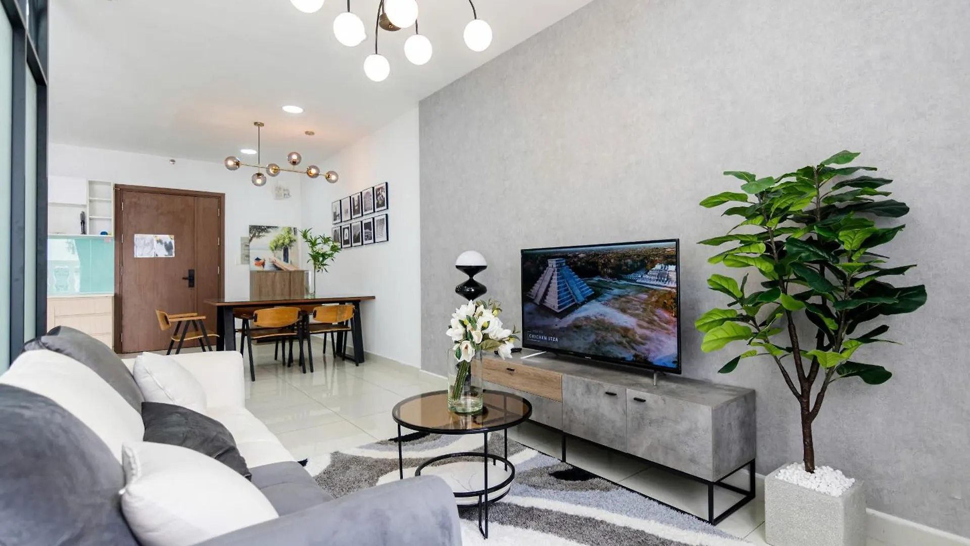 Grand Riverside Aparment 4Brs 5 Beds Near D1 Ho Chi Minh City